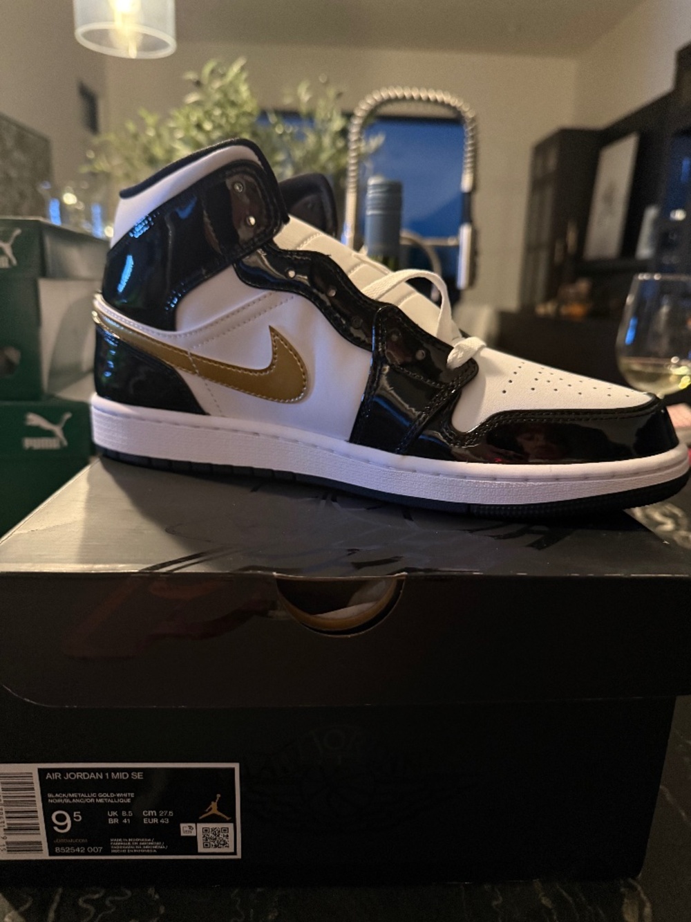 Air Jordan 1 Mid SE
